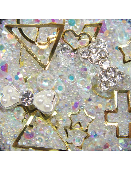 MIX CRISTALE FAȚETATE TRANSPARENTE SI ORNAMENTE UNGHII MIX CRISTALE FAȚETATE TRANSPARENTE SI ORNAMENTE UNGHII