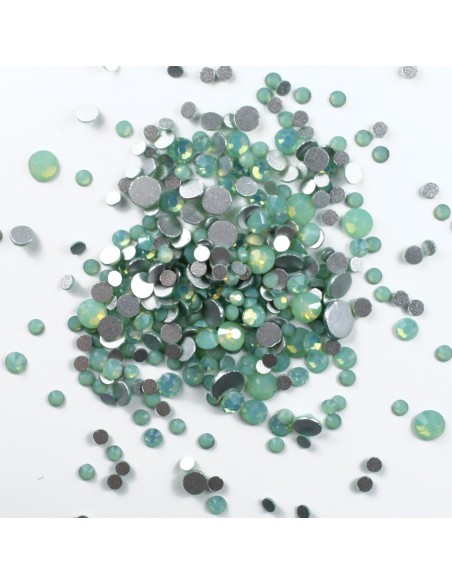 CRISTALE FAȚETATE VERNIL OPAC CU REFLEXII CF24 CRISTALE FAȚETATE VERNIL OPAC CU REFLEXII CF24